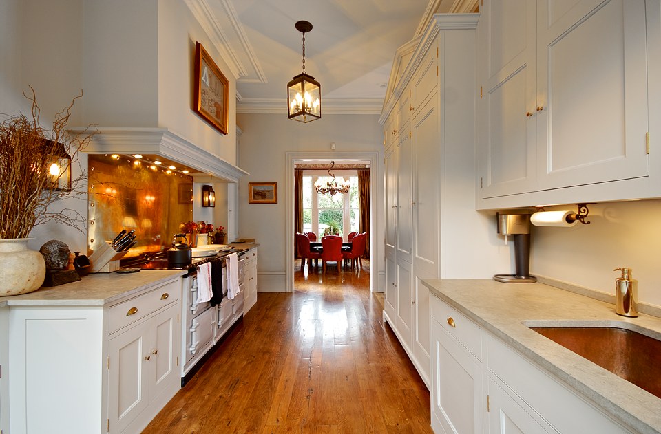 High end building and restoration in central London, Kensington & Chelsea. Kitchen installation.