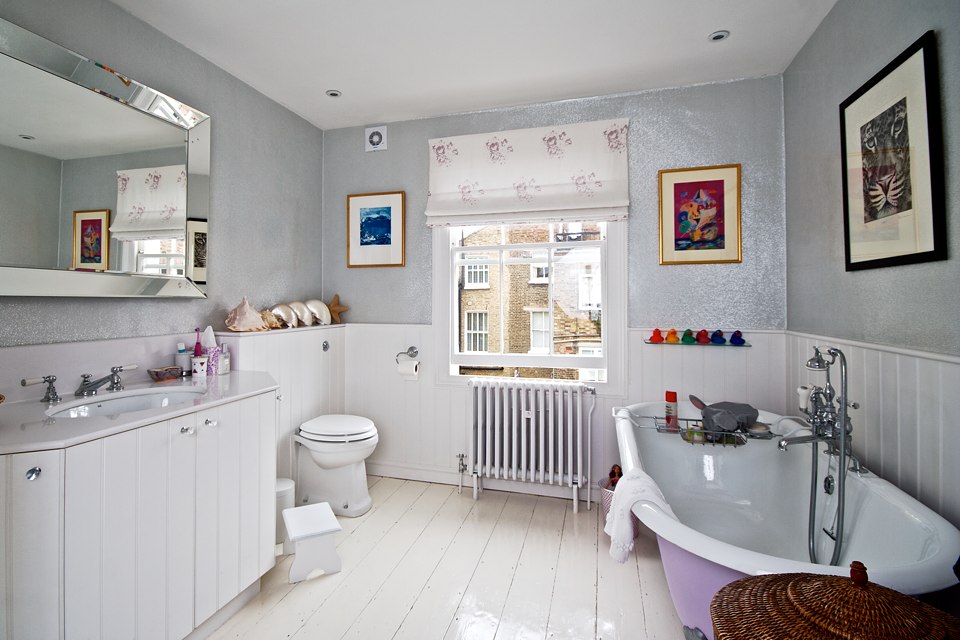 High end builders and restoration specialists in central London, Kensington & Chelsea. Bathrooms.